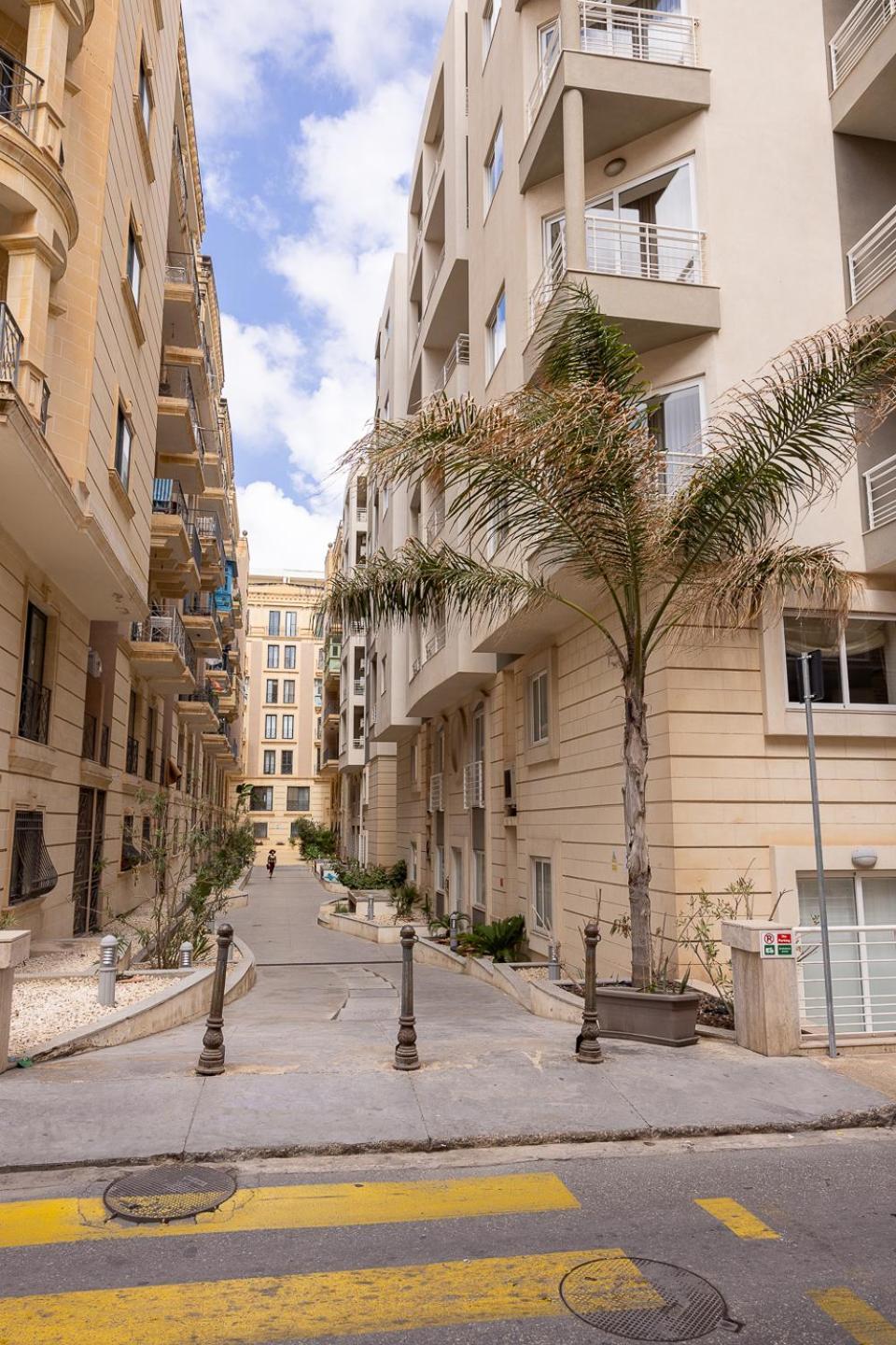 Balluta Bay Spacious Apt - 2Br Sliema Exteriör bild