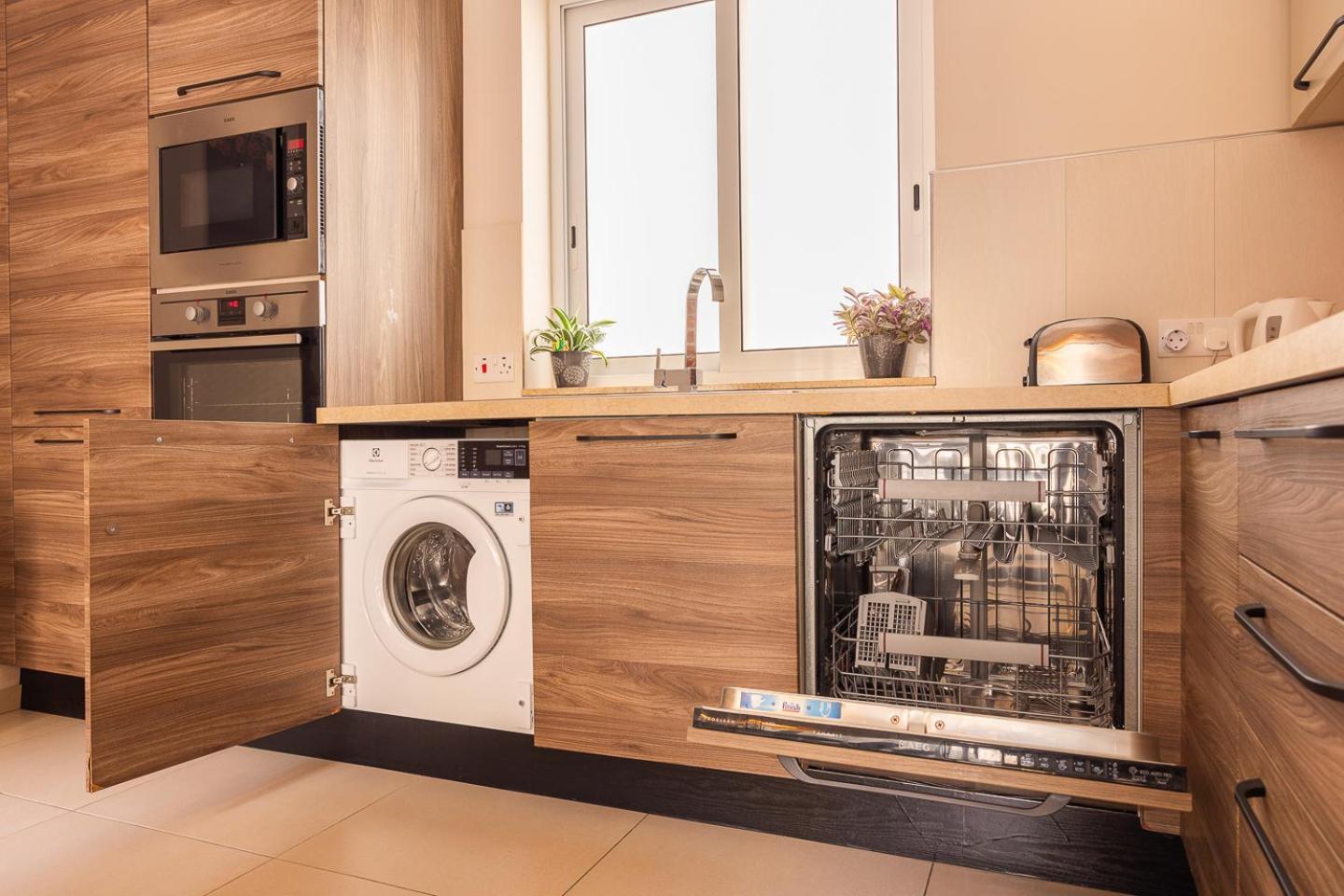 Balluta Bay Spacious Apt - 2Br Sliema Exteriör bild
